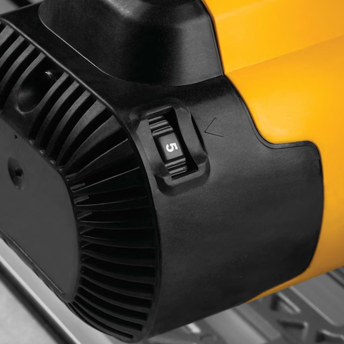 1300W Tauchkreissäge im Set inkl. 1500mm Führungsschien (DeWALT DWS520KTR-QS)