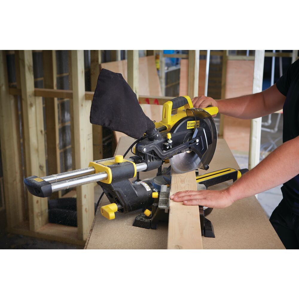 1500W FATMAX Paneelsäge Ø216x30mm (STANLEY FME721-QS)