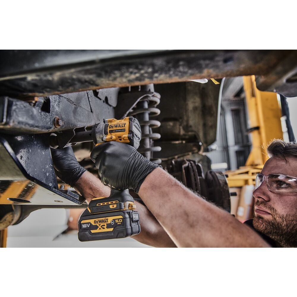 18V/2x5Ah Akku-Schlagschrauber, 3/8", 406Nm (DeWALT DCF923P2G-QW)